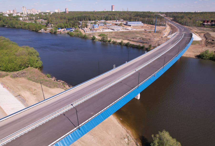 В 2025 году будет построено и реконструировано более 300 дорожных объектов