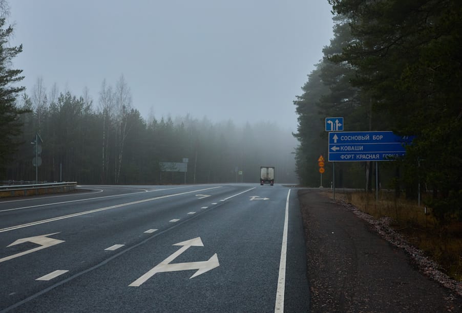 В Ленобласти завершился ремонт дороги вдоль поселка городского типа Лебяжье