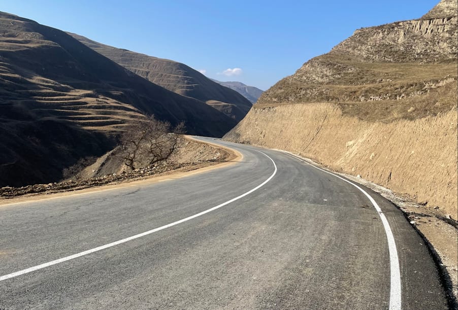 В Дагестане заасфальтировали 3 км подъезда к селу Мегеб